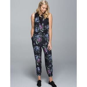 Lululemon‎ Rare Party Onesie Garden Party Smooth Silver Multi Size 4